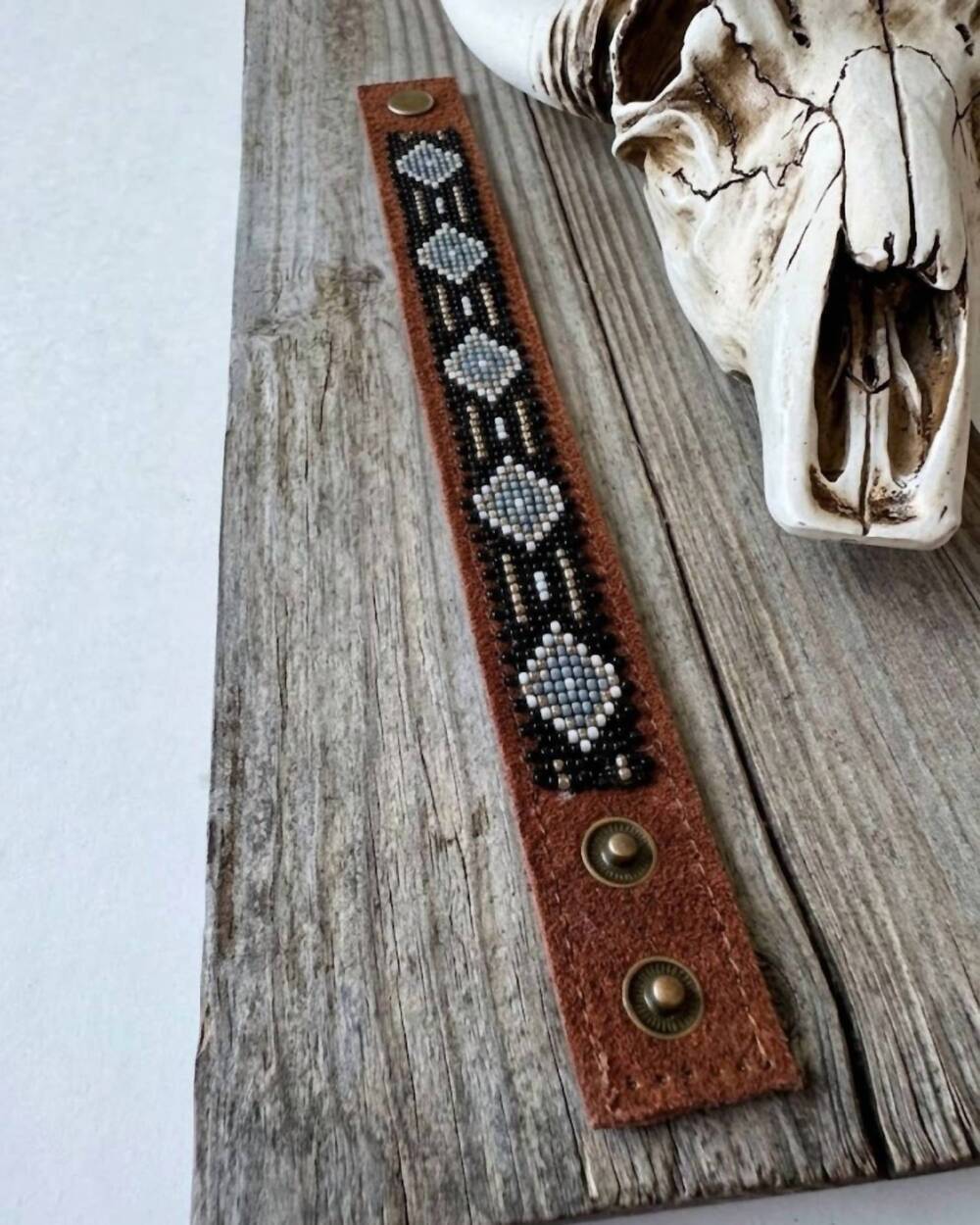 NEW BOHO RANCH women's western aztec seed bead leather cuff bracelet in black/gr